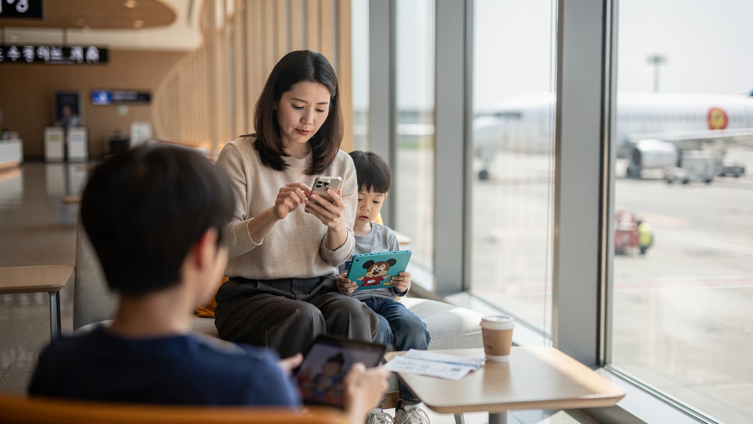 아이폰 & 갤럭시 eSIM 지원 모델: 해외여행 전 필독! 2024년 최신 완벽 정리